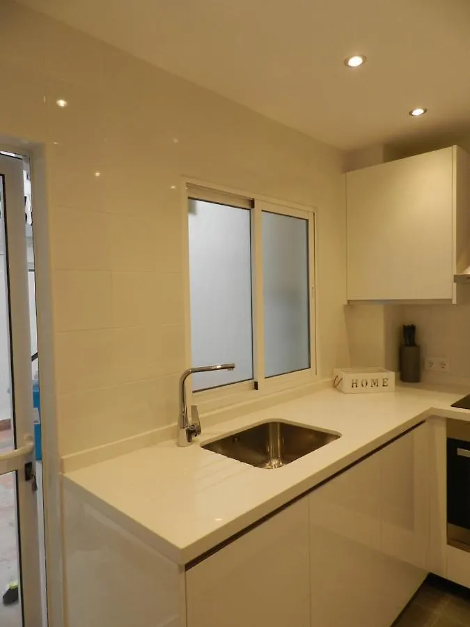 Infostays Campus Center Malaga Apartment